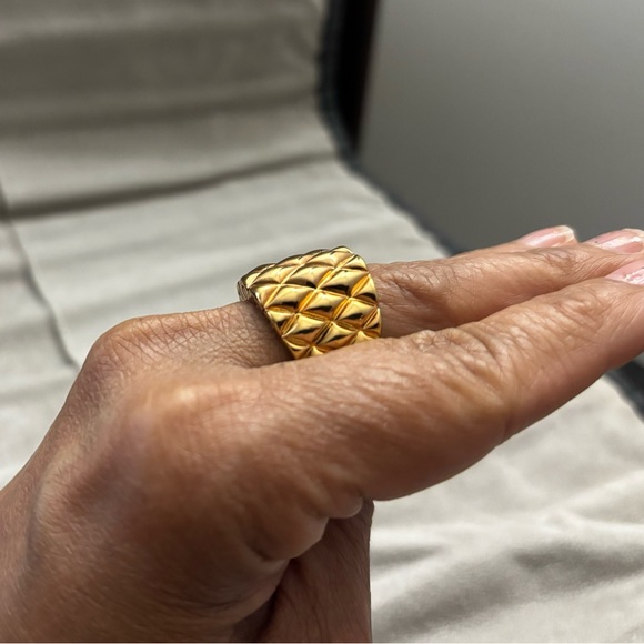 Amore Quilted Chevron Tapered Statement Ring Brass 14K Yellow Goldplated Sz 7.5 - Picture 6 of 12
